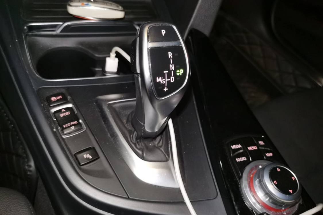 BMW 3 Series 2017 #27 BMW 3 Series 2017 immagine di auto #27
