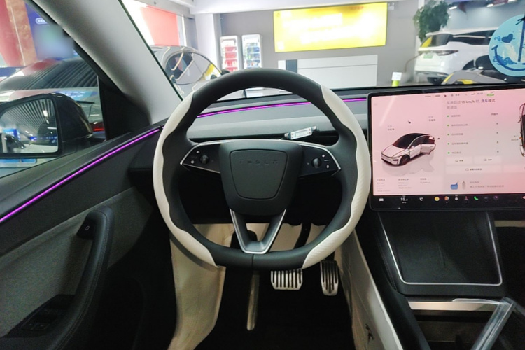 Tesla Model Y 2024 #11 Tesla Model Y 2024 car image #11