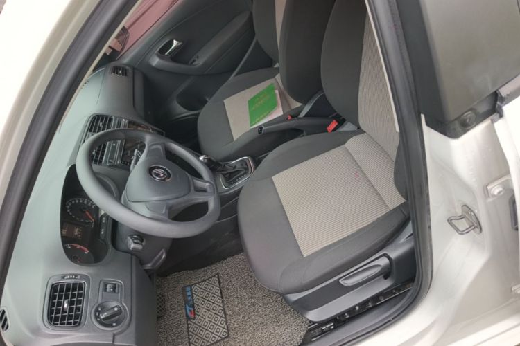 Volkswagen Polo 2019 car image #15