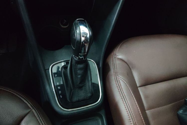 Volkswagen Polo 2016 صورة سيارة #14