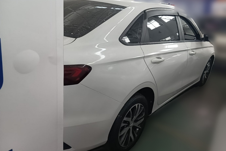 GEELY Emgrand 2023 car image #7
