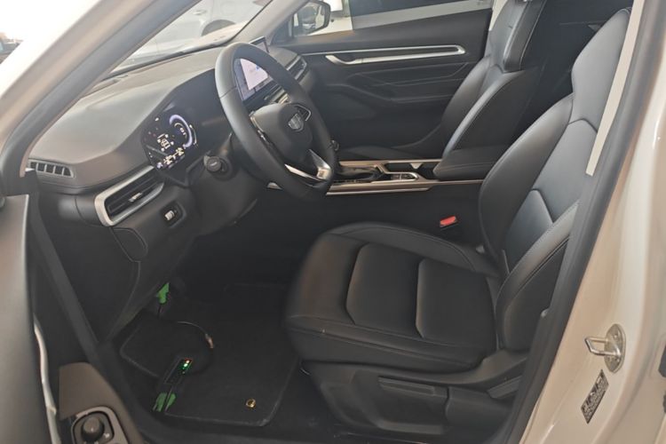 GEELY Emgrand 2025 #15 GEELY Emgrand 2025 car image #15