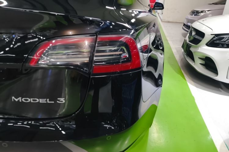 Tesla Model 3 2023 #8 Tesla Model 3 2023 صورة سيارة #8
