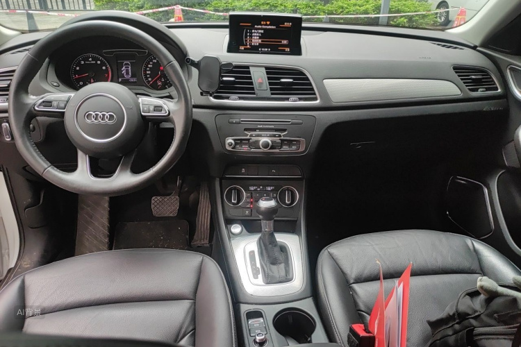 Audi Q3 2018 #11 Audi Q3 2018 car image #11