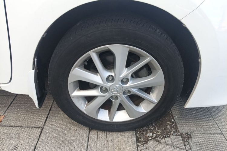 Toyota Corolla 2015 car image #9