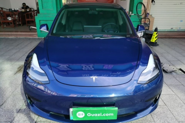 Tesla Model 3 2020 car image #3