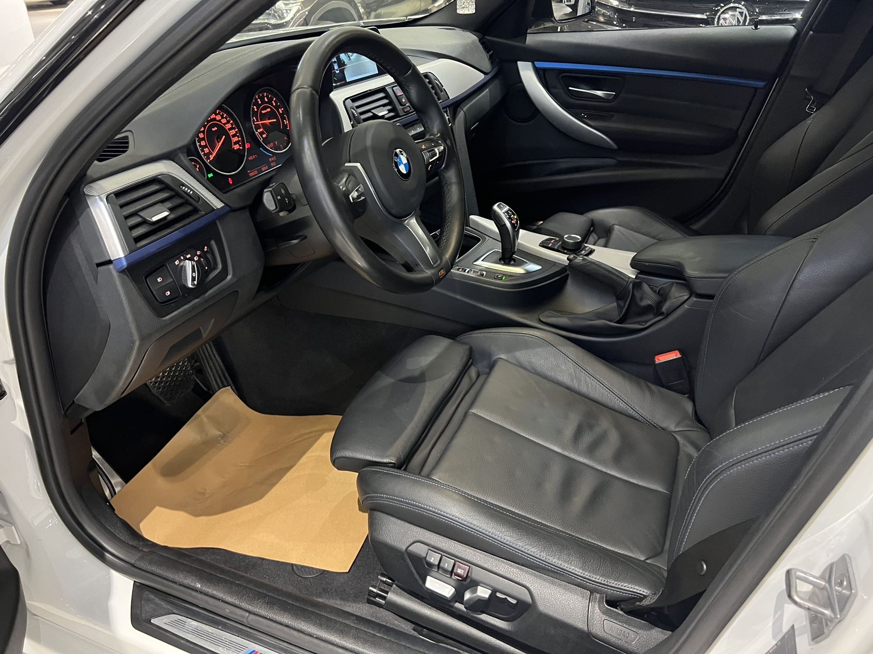 BMW 3 Series 2019 #3 BMW 3 Series 2019 صورة سيارة #3