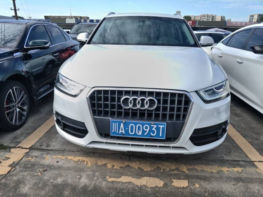 Audi Q3 2016 car image #2