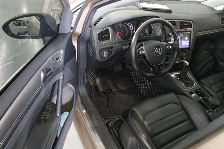 Volkswagen Golf 2016 car image #16