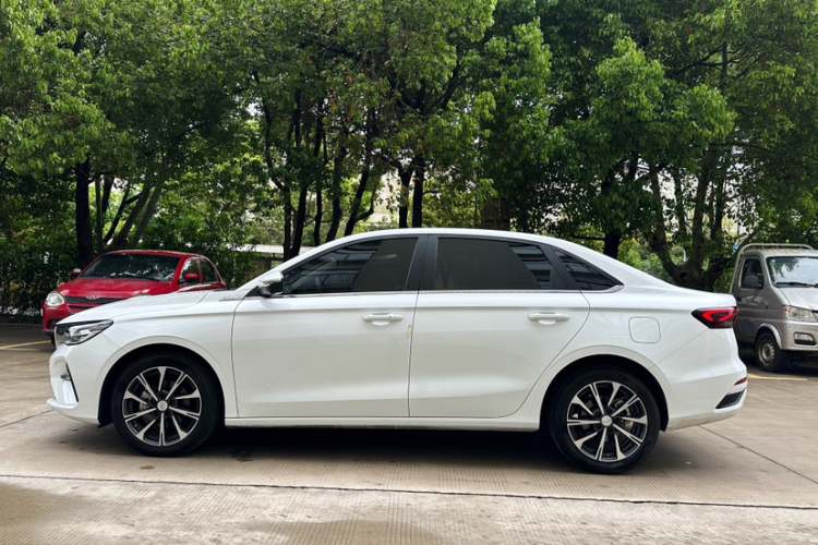 GEELY Emgrand 2024 #7 GEELY Emgrand 2024 car image #7
