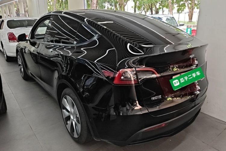 Tesla Model Y 2022 car image #5