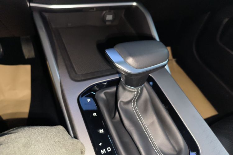 GEELY Emgrand 2024 car image #14