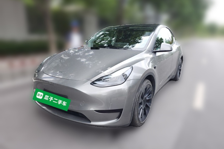 Tesla Model Y 2022 car image #2