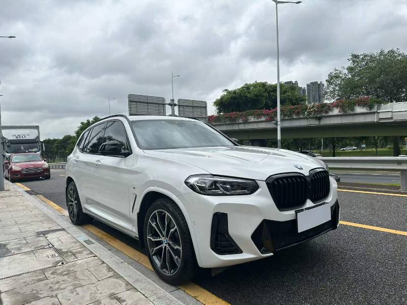 BMW X3 2024 car image #3