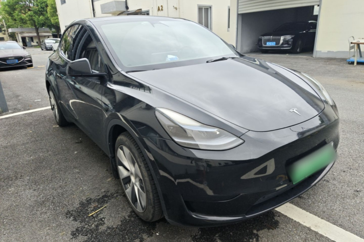 Tesla Model Y 2022 #4 Tesla Model Y 2022 car image #4