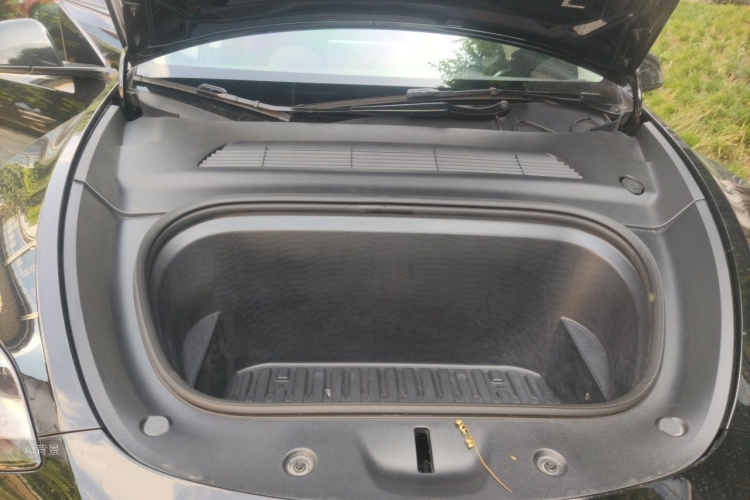 Tesla Model Y 2022 #22 Tesla Model Y 2022 car image #22