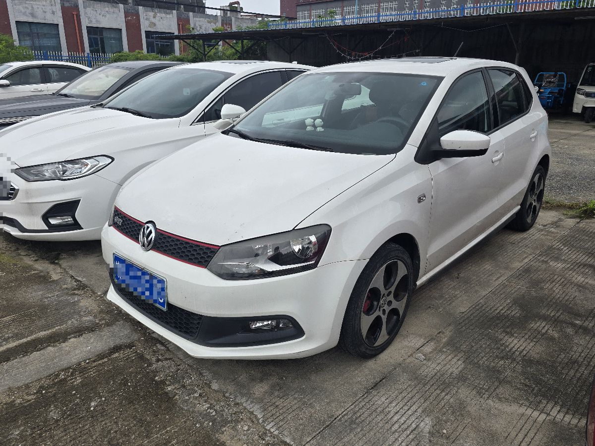 Volkswagen Polo 2014 Volkswagen Polo 2014 car image