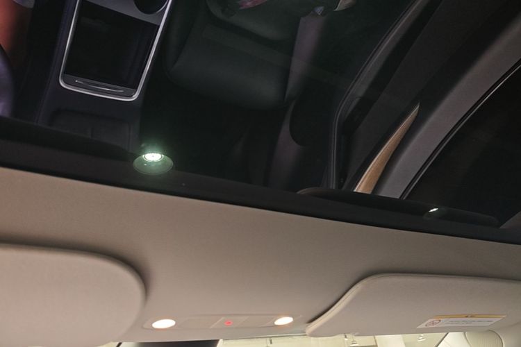 Tesla Model Y 2022 #18 Tesla Model Y 2022 car image #18