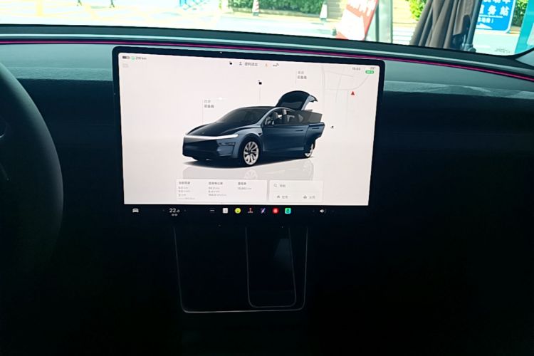 Tesla Model Y 2025 car image #16