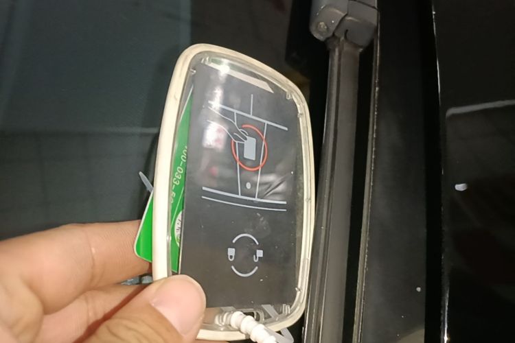 Tesla Model 3 2023 car image #9