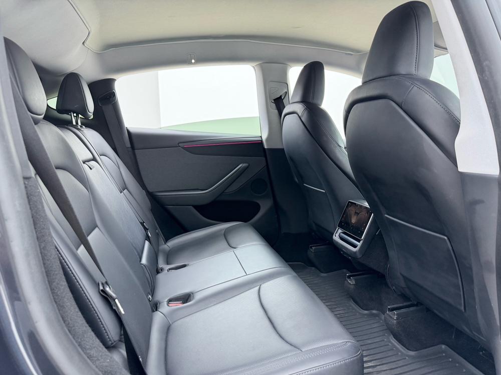 Tesla Model Y 2025 #19 Tesla Model Y 2025 car image #19