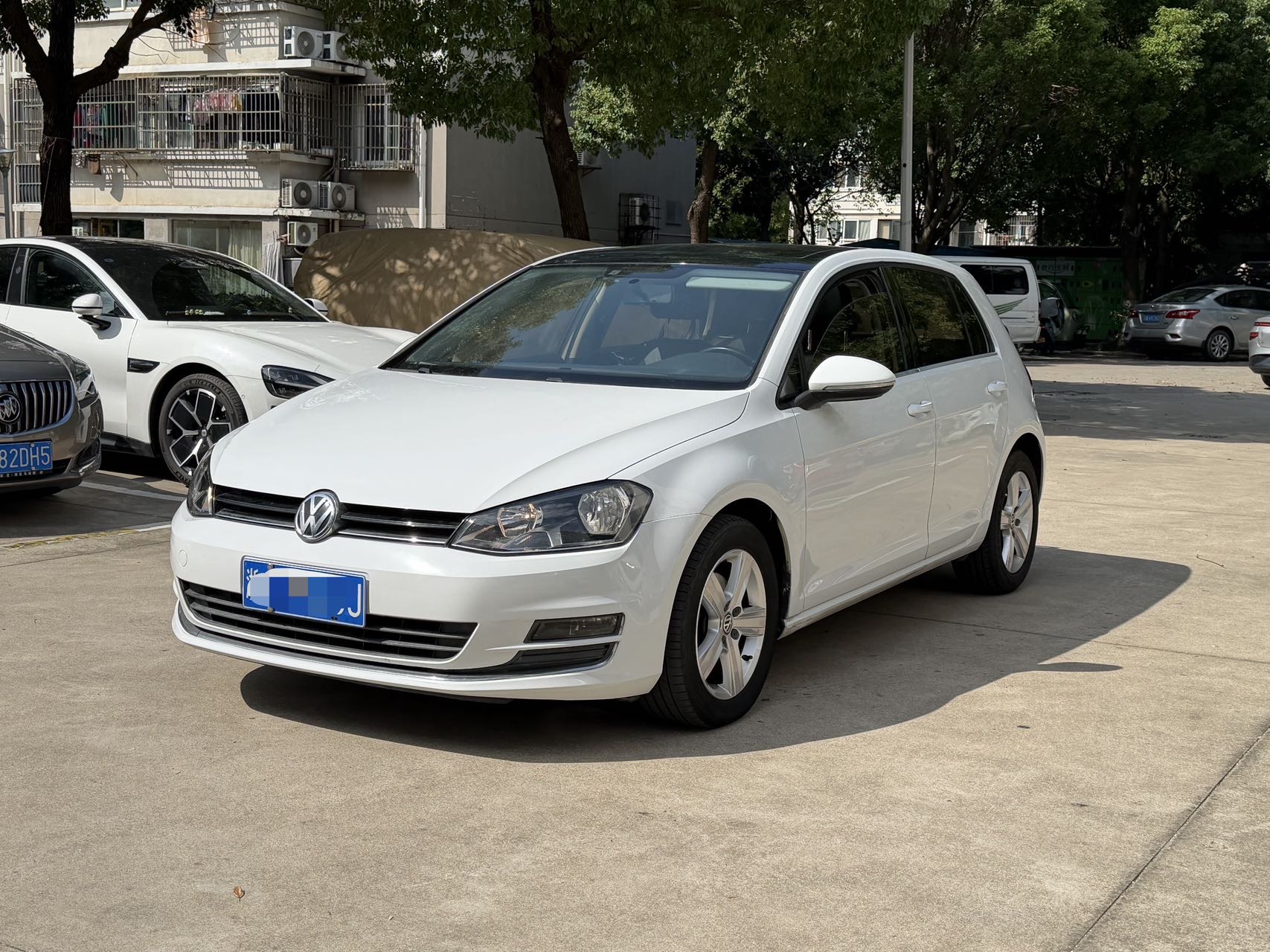 Volkswagen Golf 2015 car image 