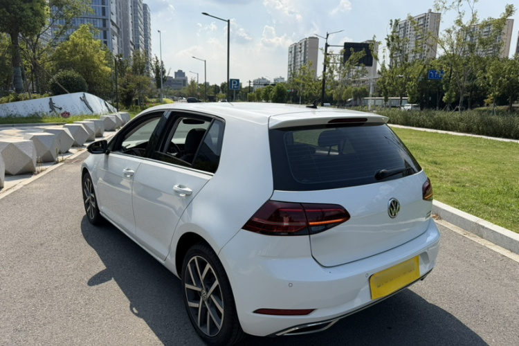 Volkswagen Golf 2020 #5 Volkswagen Golf 2020 car image #5