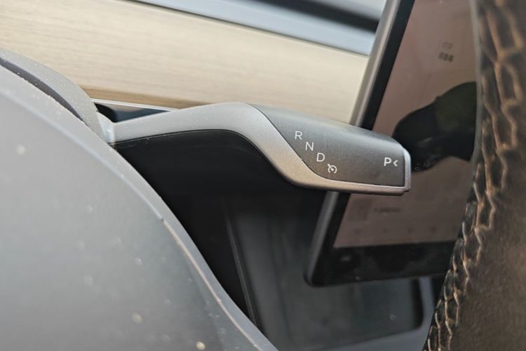 Tesla Model Y 2022 #18 Tesla Model Y 2022 car image #18