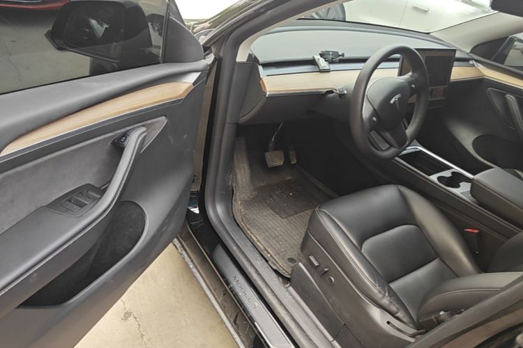 Tesla Model Y 2022 #12 Tesla Model Y 2022 car image #12