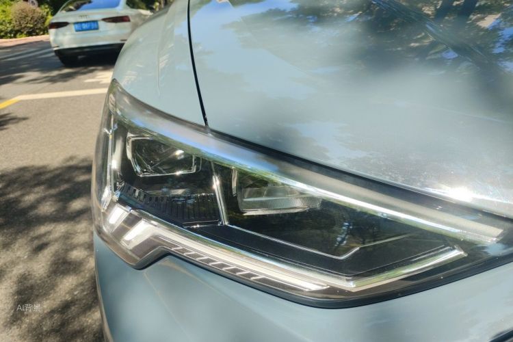 Audi Q3 2022 car image #8