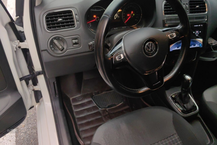 Volkswagen Polo 2016 #12 Volkswagen Polo 2016 car image #12
