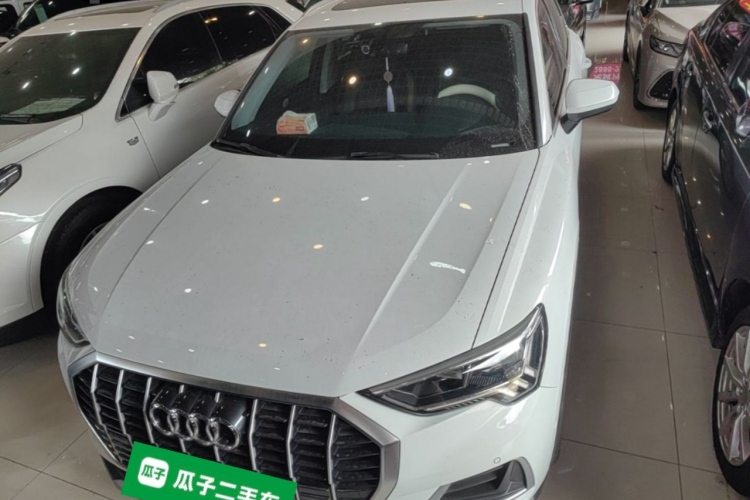 Audi Q3 2021 car image #3