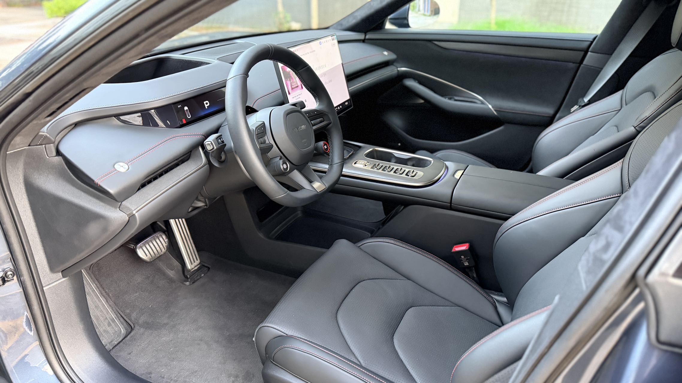 MI SU7 2024 immagine di auto #8