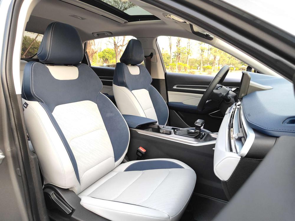 GEELY Emgrand 2022 #25 GEELY Emgrand 2022 car image #25