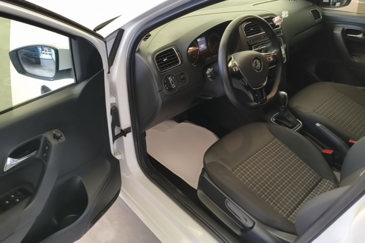 Volkswagen Polo 2019 #16 Volkswagen Polo 2019 car image #16