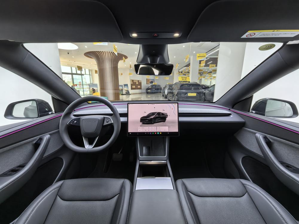 Tesla Model Y 2026 #14 Tesla Model Y 2026 car image #14
