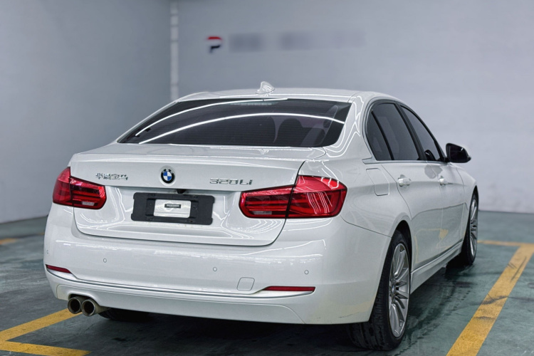 BMW 3 Series 2018 #8 BMW 3 Series 2018 car image #8
