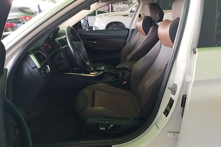 BMW 3 Series 2019 #15 BMW 3 Series 2019 car image #15