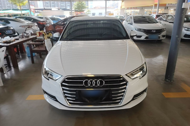 Audi A3 2019 صورة سيارة #3