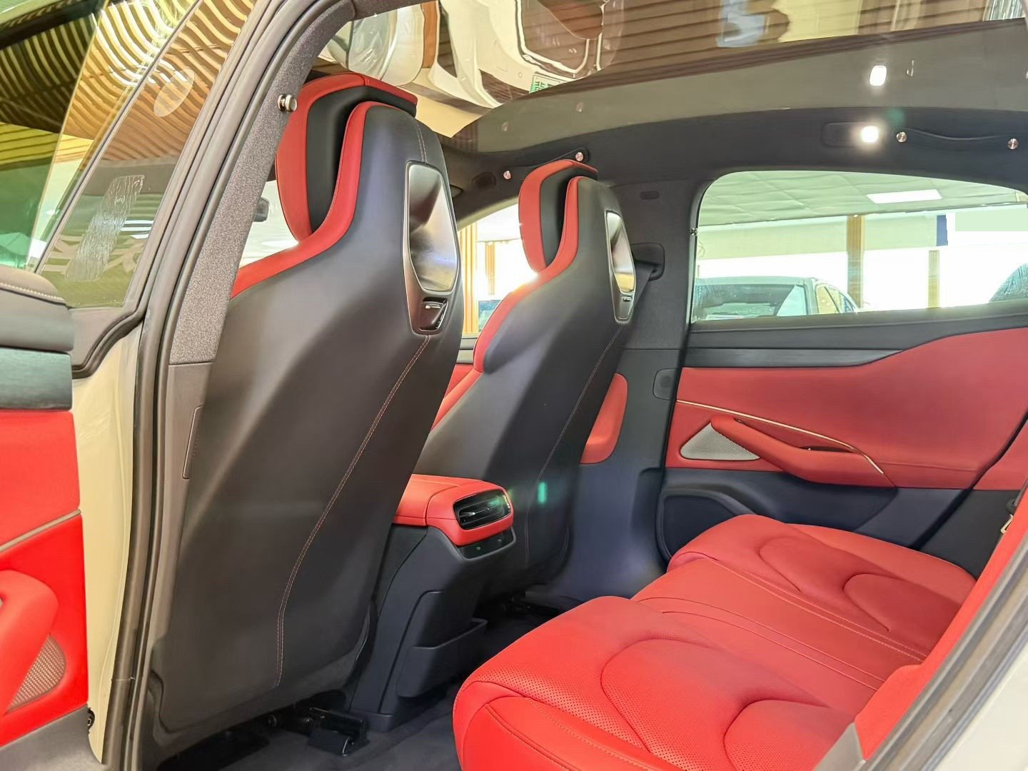 MI SU7 2025 car image #8