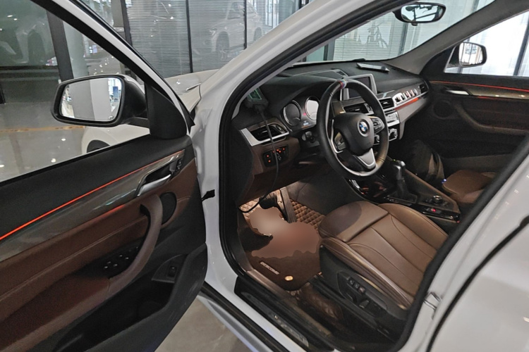 BMW X1 2019 car image #16