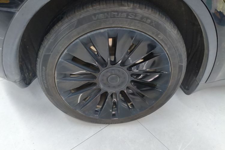 Tesla Model Y 2022 #10 Tesla Model Y 2022 car image #10