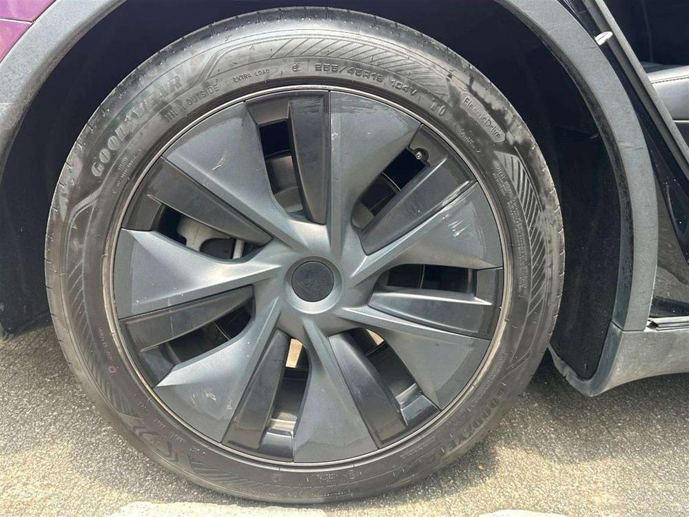 Tesla Model Y 2024 car image #8
