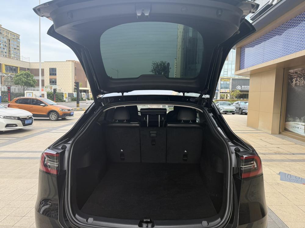Tesla Model Y 2023 #14 Tesla Model Y 2023 car image #14