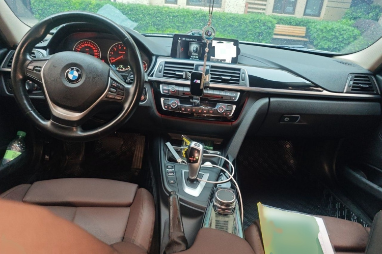BMW 3 Series 2019 #12 BMW 3 Series 2019 car image #12