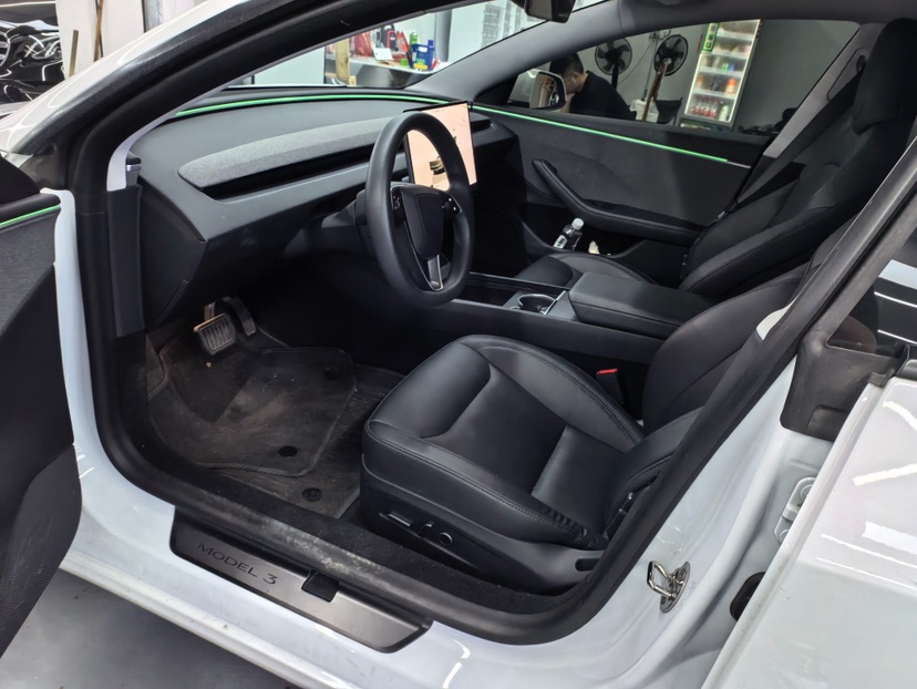 Tesla Model 3 2024 car image #2