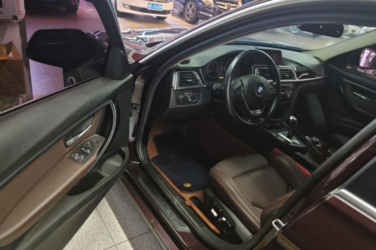 BMW 3 Series 2018 #12 BMW 3 Series 2018 car image #12