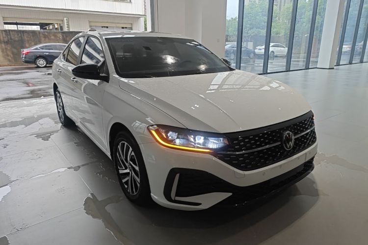 Volkswagen Lavida 2025 car image #4