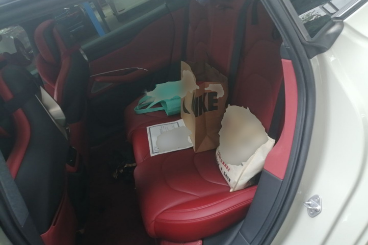 MI SU7 2024 car image #17