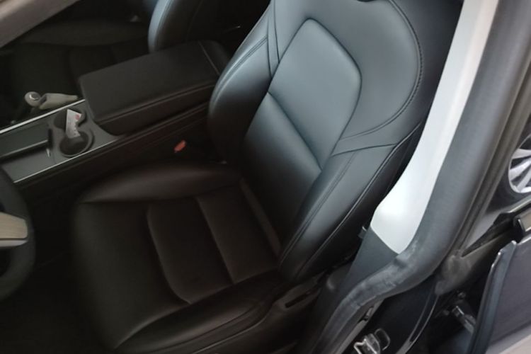 Tesla Model Y 2022 #15 Tesla Model Y 2022 car image #15